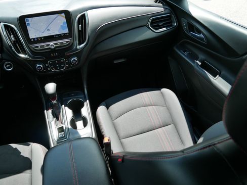 Used 2022 Chevrolet Equinox RS w/ Infotainment Package AWD/4WD image 11