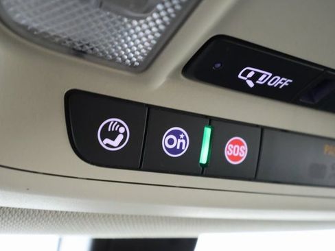 Used 2021 Buick Enclave Essence w/ Sound and Sites Package image 18