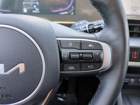 Used 2024 Kia Sportage EX FWD image 21