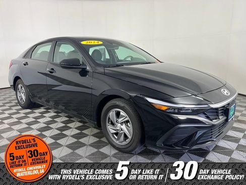 Used 2024 Hyundai Elantra SE FWD image 1