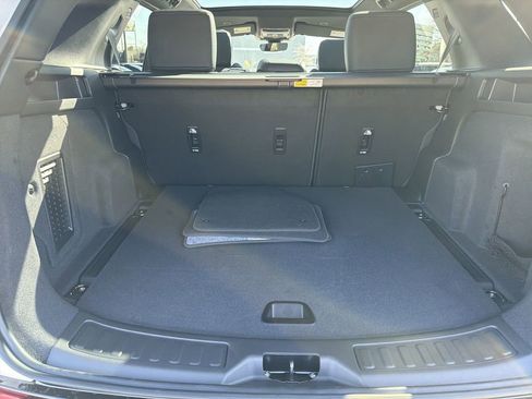 New 2026 Land Rover Discovery Sport Landmark image 16