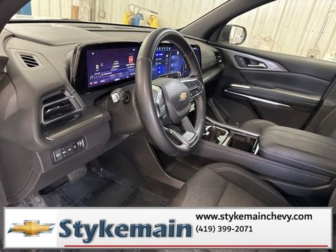 Used 2024 Chevrolet Traverse LT image 35