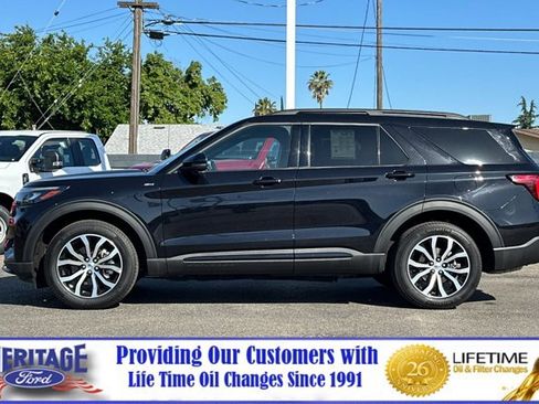 Used 2025 Ford Explorer ST-Line AWD/4WD image 7