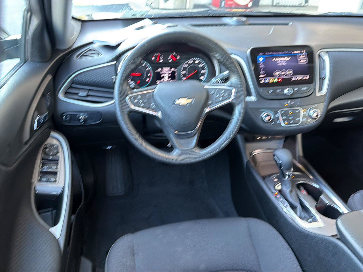 Used 2025 Chevrolet Malibu LT FWD image 18