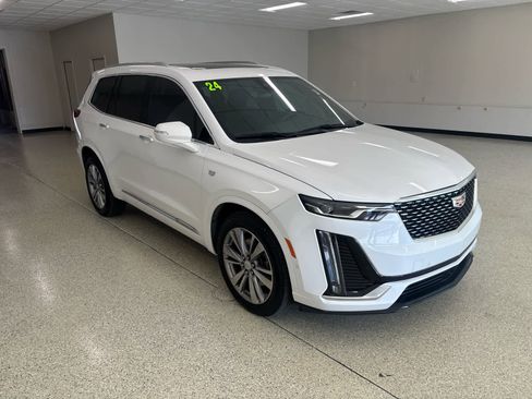 Used 2024 Cadillac XT6 Premium Luxury w/ Technology Package image 4