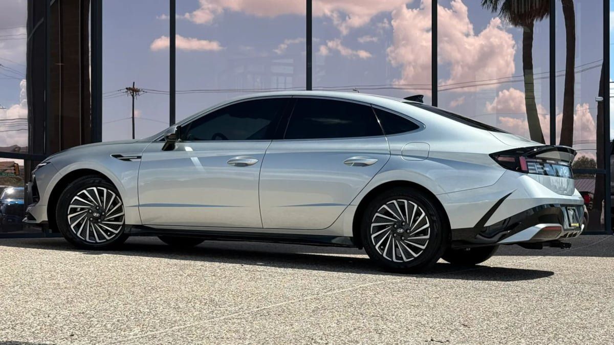 Used 2025 Hyundai Sonata SEL FWD image 6