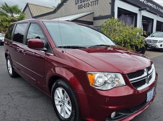 Used 2017 Dodge Grand Caravan SXT image 1