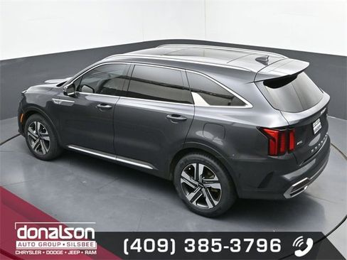 Used 2022 Kia Sorento EX w/ Panoramic Sunroof Package image 17