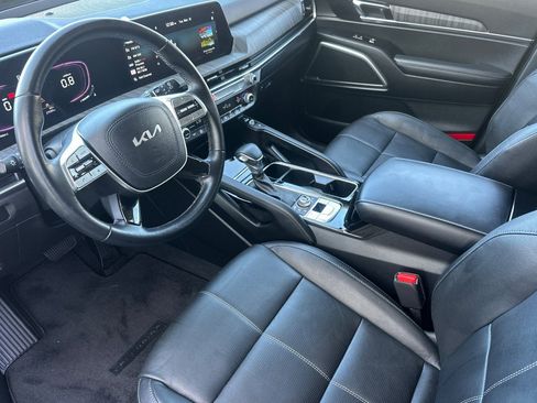 Used 2024 Kia Telluride EX image 11