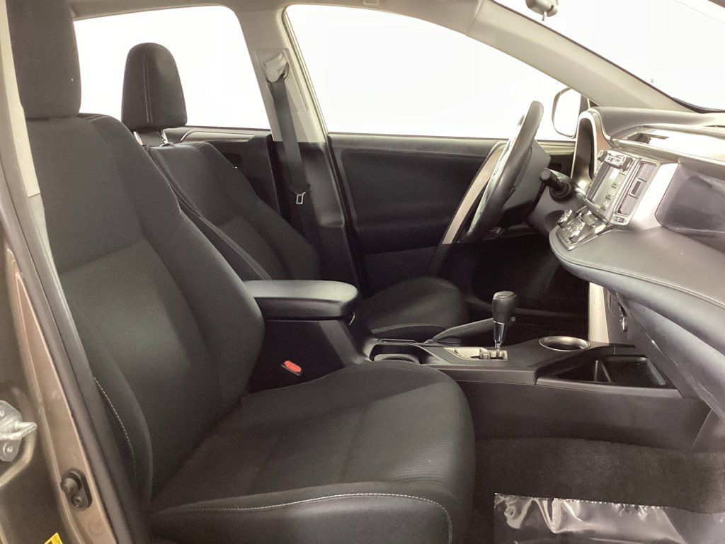 Used 2014 Toyota RAV4 XLE AWD/4WD image 23