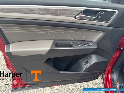 Used 2023 Volkswagen Atlas Cross Sport SE FWD image 19