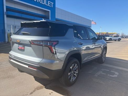 New 2026 Chevrolet Equinox LT image 5