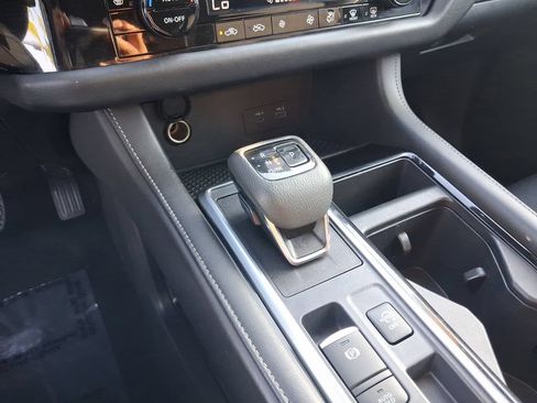 Certified 2024 Nissan Pathfinder SV FWD image 22