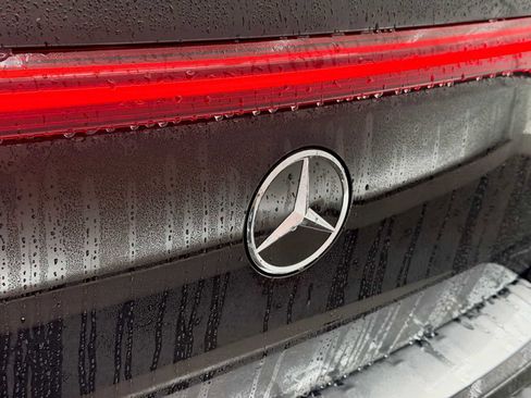 Used 2024 Mercedes-Benz EQB 250+ image 11