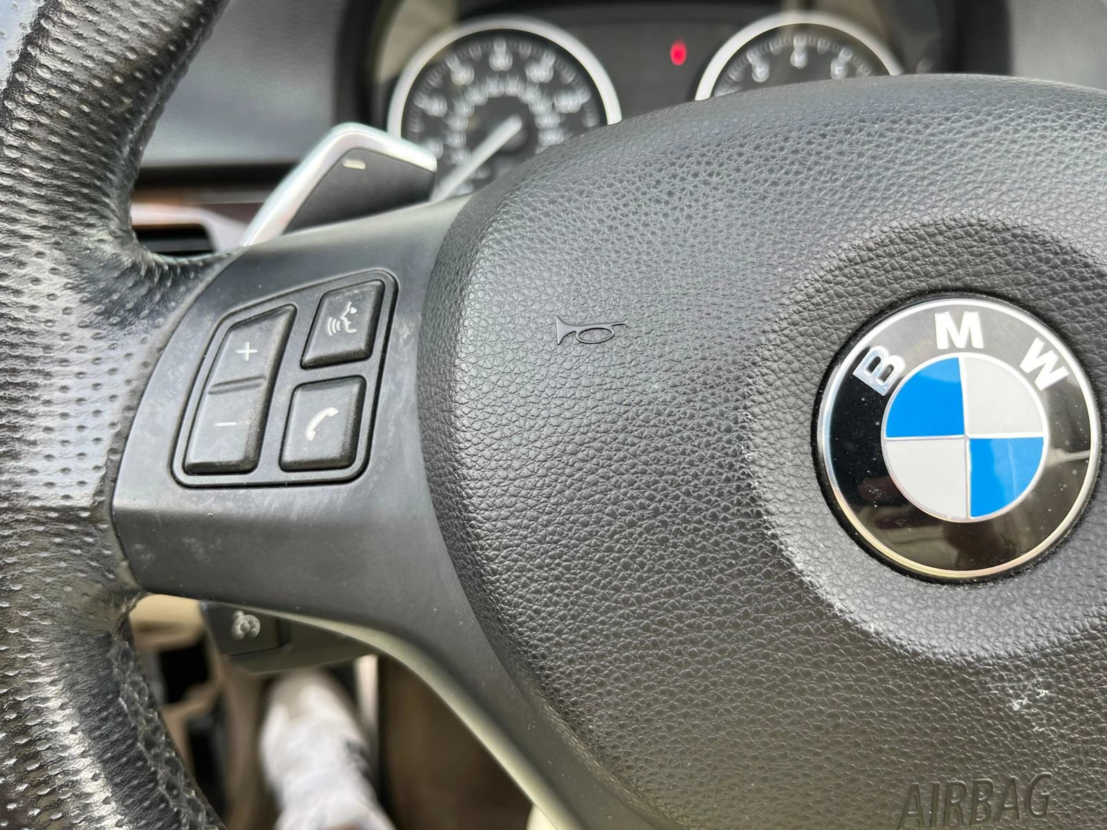 Used 2013 BMW 328i Convertible w/ M Sport Pkg RWD image 19