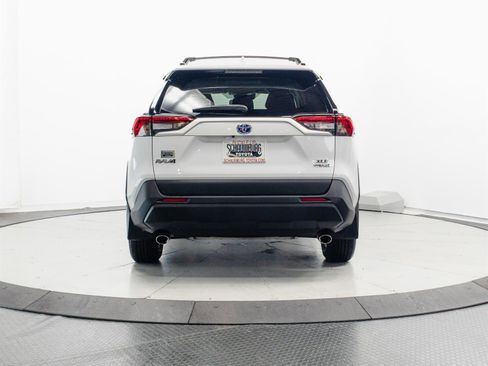 Certified 2022 Toyota RAV4 XLE w/ Convenience Package AWD/4WD image 10