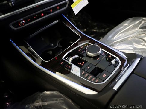 Used 2026 BMW X5 xDrive50e w/ Climate Comfort Package image 26