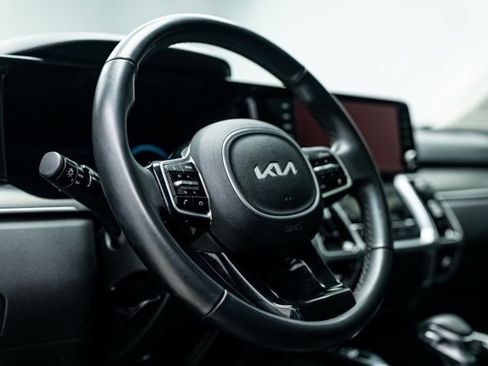 Used 2023 Kia Sorento SX image 11