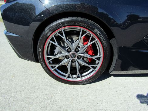 Used 2023 Chevrolet Corvette Stingray Premium Conv w/ Z51 Performance Package image 23