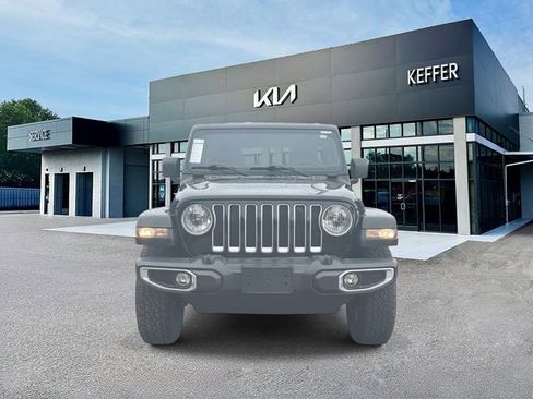 Used 2023 Jeep Wrangler Unlimited Sahara AWD/4WD image 3