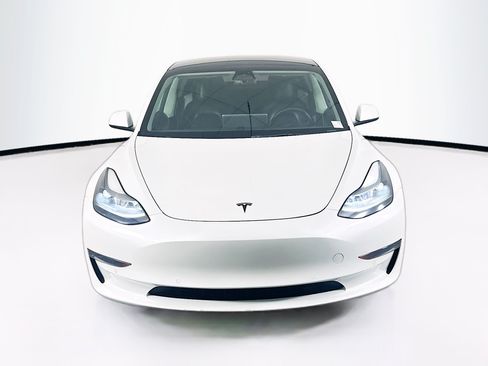 Used 2022 Tesla Model 3 RWD image 2