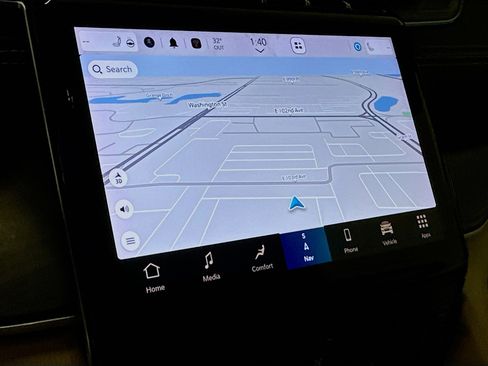 Used 2023 Jeep Grand Cherokee L Limited image 22