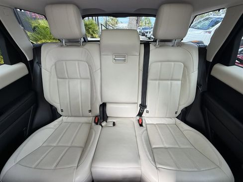 Used 2020 Land Rover Range Rover Sport HSE image 11