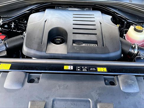 Used 2025 Land Rover Range Rover Sport image 33