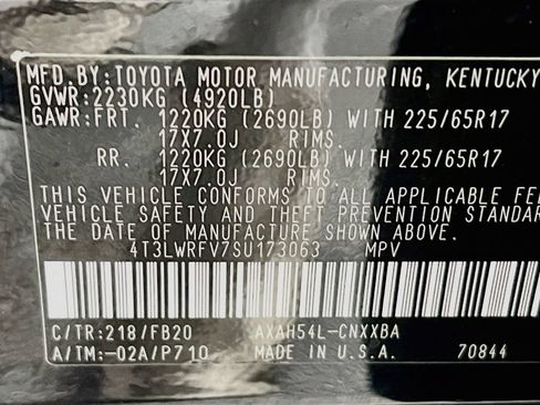 Certified 2025 Toyota RAV4 LE AWD/4WD image 27