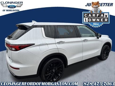 Used 2024 Mitsubishi Outlander SE Black Edition image 12