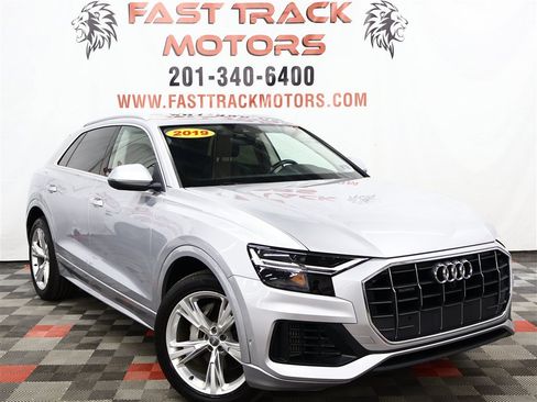 Used 2019 Audi Q8 Premium Plus w/ Premium Plus AWD/4WD image 3