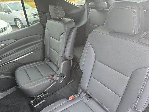 New 2026 Chevrolet Traverse LT image 13