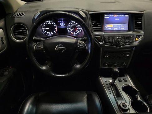 Used 2020 Nissan Pathfinder SL AWD/4WD image 22