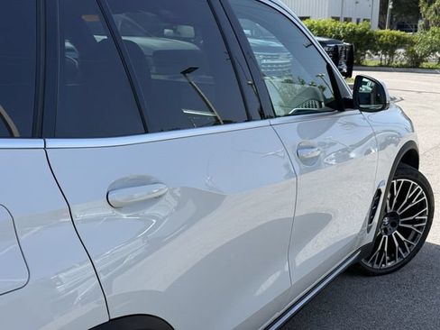 Used 2024 BMW X5 sDrive40i w/ Premium Package RWD image 9