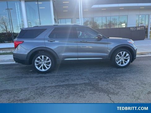 Certified 2022 Ford Explorer Platinum w/ Equipment Group 601A image 9