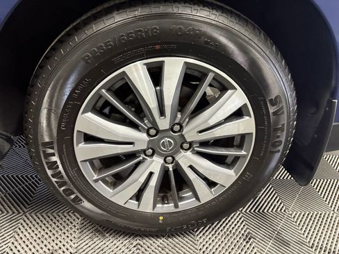 Used 2020 Nissan Pathfinder SV image 13