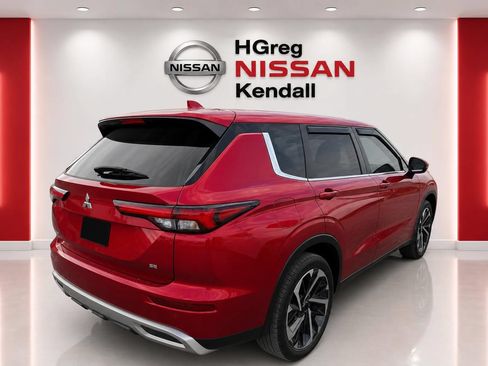 Used 2024 Mitsubishi Outlander AWD image 4