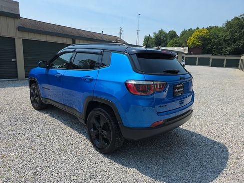 Used 2018 Jeep Compass Latitude w/ Popular Equipment Group AWD/4WD image 5