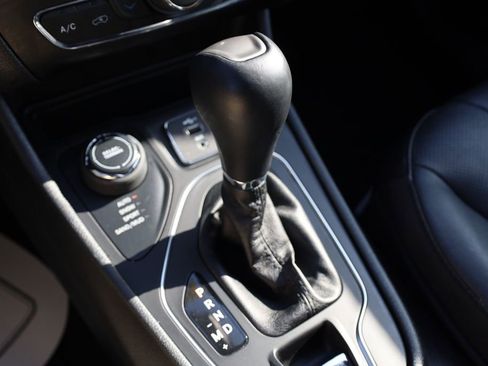 Used 2020 Jeep Cherokee High Altitude image 27