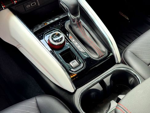 Used 2024 GMC Canyon AT4X image 27