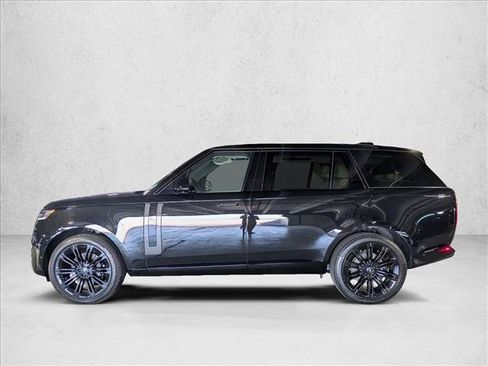 Used 2025 Land Rover Range Rover Long Wheelbase SE AWD/4WD image 9