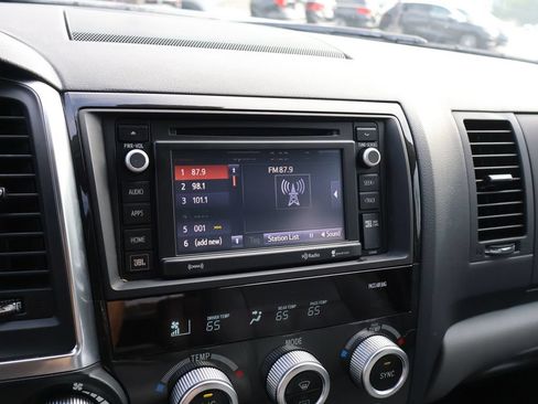 Used 2019 Toyota Sequoia Platinum AWD/4WD image 21