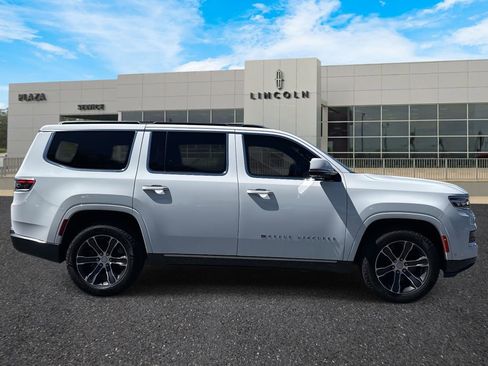 Used 2022 Jeep Grand Wagoneer Series I image 2