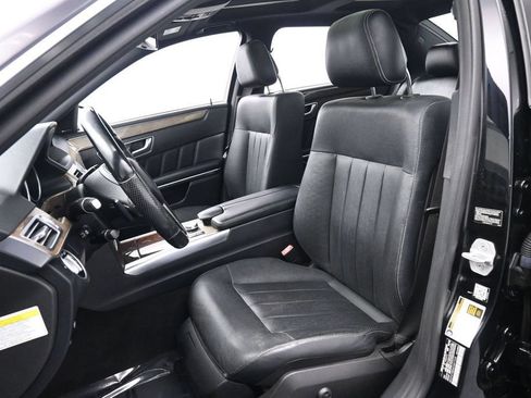 Used 2014 Mercedes-Benz E 550 4MATIC Sedan image 11