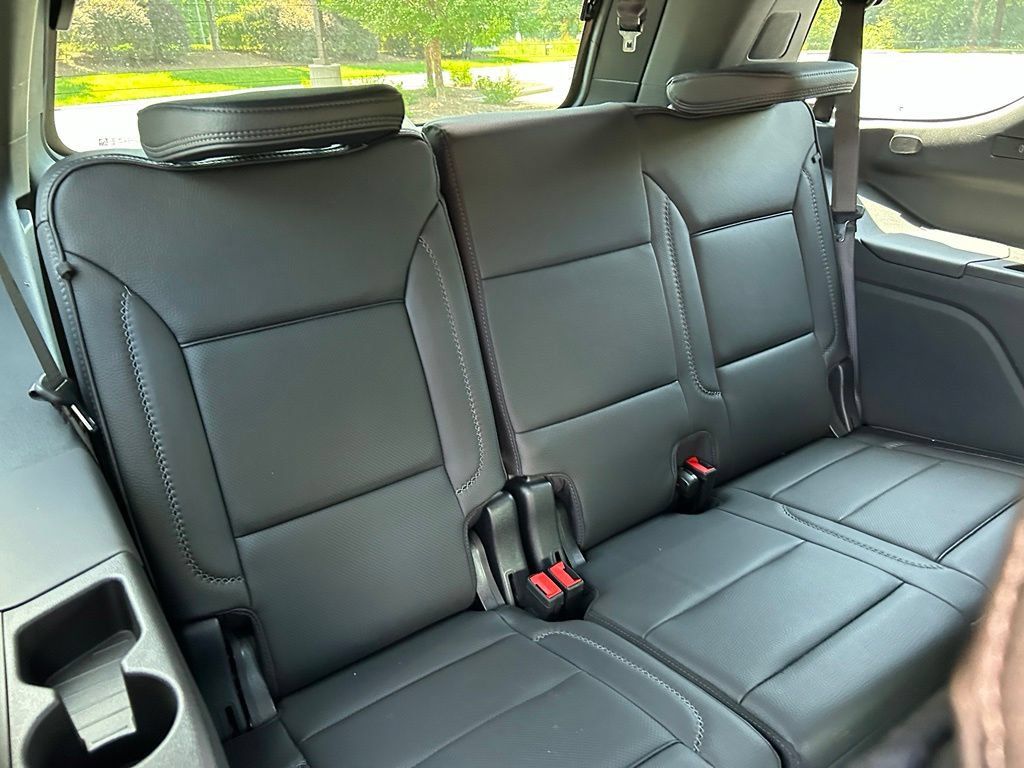 Used 2025 GMC Yukon Denali w/ Denali Reserve Package RWD image 54