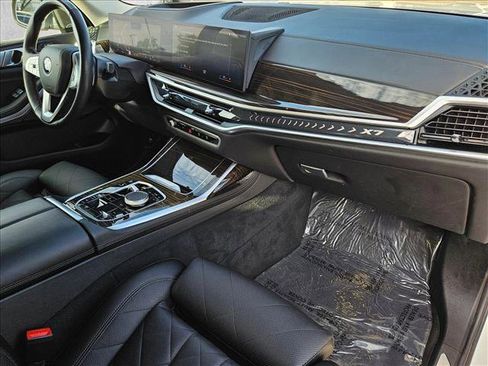 Used 2023 BMW X7 xDrive40i w/ Premium Package image 26