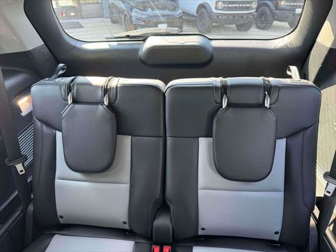Used 2022 Ford Explorer XLT w/ Equipment Group 202A AWD/4WD image 16