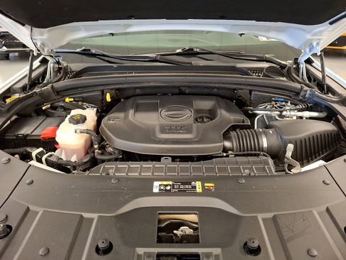 Certified 2024 Jeep Grand Cherokee Overland w/ Luxury Tech Group IV image 27