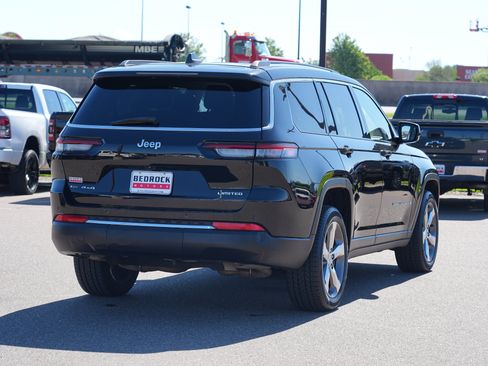 Used 2022 Jeep Grand Cherokee L Limited AWD/4WD image 3