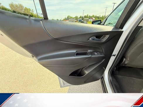 Used 2019 Chevrolet Equinox LT FWD image 16